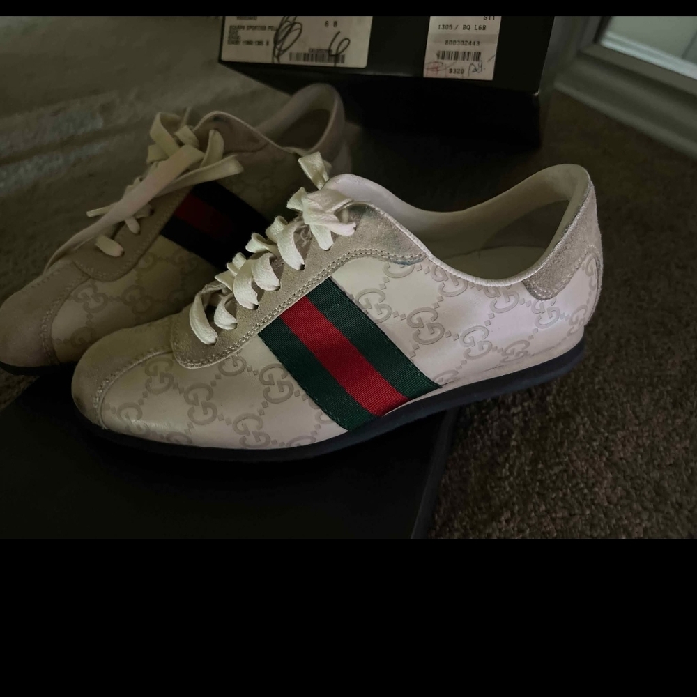 Gucci Beige Sneakers with Red and Green Stripe